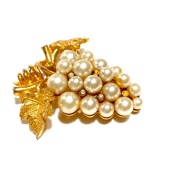 VINTAGE GRAPE BUNCH PEARL BROOCH - Picture 2 of 3